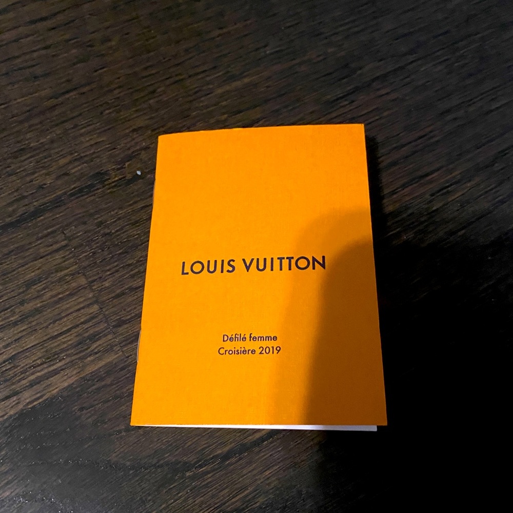 Care instruction book  Louis Vuitton authentic